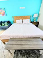 2 Minute Walk to Beach & Downtown! - B&B Cocoa Beach