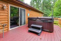 Pet Friendly Cabin w/ Hot Tub: 5 mi to River - Ferienwohnung Wisconsin Dells
