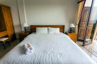 Deluxe Double or Twin Room with Pool Access