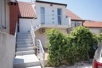 Apartments by the sea Hvar - 24926 - B&B Lesina
