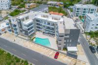 Modern 2BR Condo with Pool 10min walk to Beach - Caribbean Rose - B&B San Rafael del Yuma