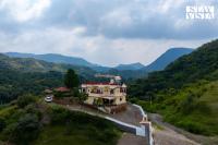 StayVista at Samar Fateh Garh with Bonfire, Lawn, AC - B&B Rāma