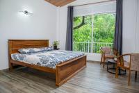 Deluxe Two-Bedroom Apartment with Garden View