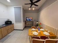 Appartamento con 2 Camere da Letto e Vista Giardino 