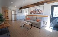 Modern 2BR Mountain Escape King Bed Sleep 6 - Chambres d'hôtes Success Estates