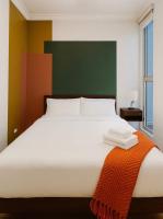 Gym Garage Parking Balcony Sleeps 4 - B&B Chicago