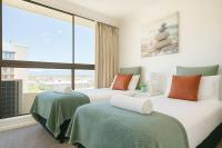 High-Floor 2BR Ocean View Escape - B&B Gold Coast