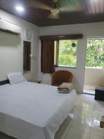 Chambre Double avec Balcon (2 Adultes + 1 Enfant)