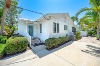 A Charming Beach Cottage by Beachside Management - B&B Siesta Key