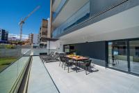 Elegant Retreat with Pool & Terrace by HostWise - Bed and Breakfast Alvor