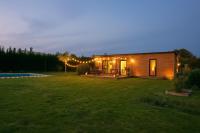 Villa Serena Piscine - 6 personnes - Parking - Bed and Breakfast L'Abergement-de-Cuisery