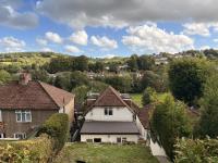 Caterham 3 Bed House, Free on street Parking - Chambres d’hôtes Caterham