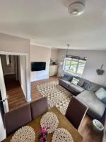 Denzels Den Apartment 2 - B&B Llandudno Junction