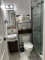 Luxury City 2bed 2bath Apt Sleeps 6 walk to Metro - B&B Washington D.C.