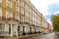 Deluxe One-Bedroom Apartment