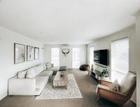 Modern Coastal Retreat in Pyes Pa - Bed and Breakfast Tauranga