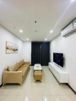 One-Bedroom Apartment with Balcony
