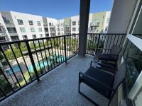 Upscale Escape 10 Min from Disneyland With Pool & Gym - B&B Tustin