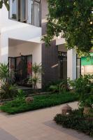 Apartment with Garden View