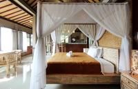Huge Amazing Campuhan Ridge Walk view room - Bed and Breakfast Ubud