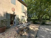 Villa des Platanes - Maison provençale avec jardin, parking & barbecue au cœur du vignoble du Château de Barbebelle Rognes - Proche Aix-en-Provence - 6 personnes - B&B Rognes