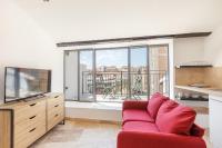 Apartment with rooftop view of Halles - B&B Toulon