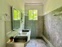 Monkeys Lodge - B&B Seeduwa