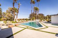 Iconic Sleeps 14 in Style Poolside Spa - Bed and Breakfast Palm Springs