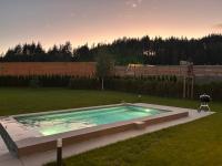 Aquaterra Villa with Hot Pool - Banya - B&B Banya