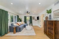 Modern Village Hideaway - Curly2 - B&B Melbourne Village