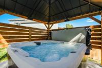 Hearth Haven - Hot Tub BBQ Large Groups - Bed and Breakfast Colorado Springs