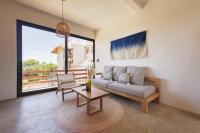 Cozy 2BR Apto Terrace, Pool & AC Steps from Beach - B&B Santa María Colotepec