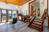Waterfront Marlborough Sounds Retreat - 15min drive from Picton - B&B Picton
