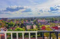High floor Nairobi base for meetings, work and relaxation opposite garden city Thika road - B&B Nairobi