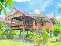 Cozy Beach House , 5 mn from the Sea -Self Check in - Chambres d'hôtes Ban Laem Sai