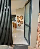 The Leopard Rock Suite with uninterrupted beach views - B&B Hout Bay