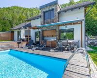 Chic Alpine Villa with 5 Bedrooms & Private Pool in Gozd Martuljek - Bed and Breakfast Gozd Martuljek