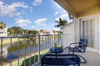 Pondview Modern Farmhouse Condo Half Mile to Beach - B&B Melbourne