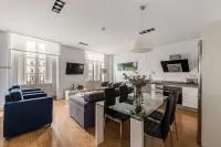 Waou Apartamentos en Sol Deluxe 3 - Bed and Breakfast Madrid