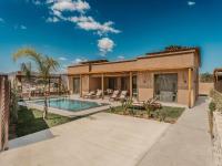 Luxury Villa Dione with private pool by Kalles Homes & Suites - Chambres d’hôtes Áno Kalésia