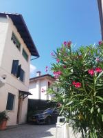 Family House on private courtyard in Fanna - Chambres d'hôtes Fanna