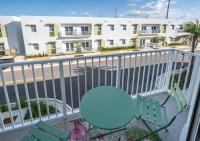 Stylish 2BR 2BA, Near Miami and FTL, Free Parking - Chambres d’hôtes Hallandale Beach