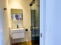 Apartamento de 2 dormitorios con terraza y vistas al mar