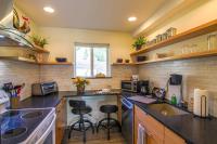 Big Sky Basecamp Walk to Trails + Private Patio - B&B Big Sky