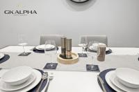 Luxury 4 Bedroom London Flat near Edgware Rd Tube and Hyde Park - Sleeps 8 - Chambres d'hôtes Londres