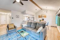 Modern Bentonville Retreat - Sleeps 6 Near Trails - B&B Bentonville