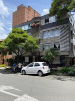Laurel Dorado apartotel - B&B Medellín