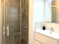 Modern Studio by Port & Old Town - Chambres d’hôtes Nice