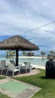 Seconds to the Beach First Floor Villa with Terrace in Playa Escondida No Stairs No Elevators - B&B María Chiquita