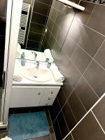 réf ble Chambre privée dans une villa partagée à 10 min de Disneyland Paris - B&B Magny-le-Hongre